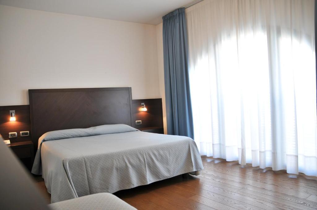 Hotel 5 Colonne Mirano Room photo
